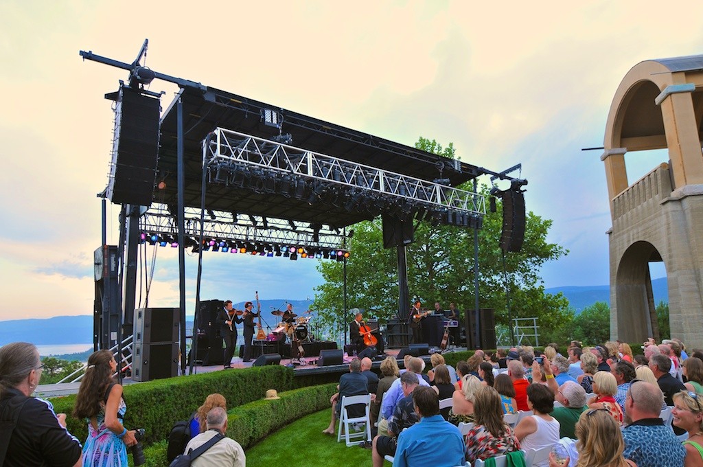 Lyle Lovett at Mission Hill